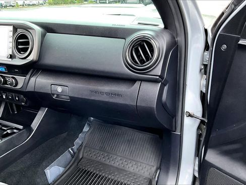Certified 2021 Toyota Tacoma TRD Sport w/ Technology Package AWD/4WD image 18