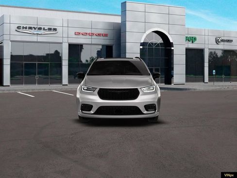New 2026 Chrysler Pacifica Limited w/ S Appearance Package image 11