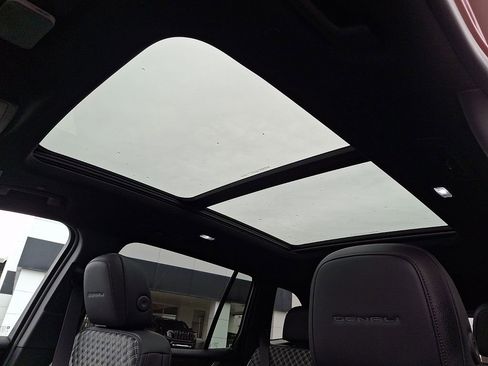 Used 2025 GMC Acadia Denali w/ Super Cruise Package image 15