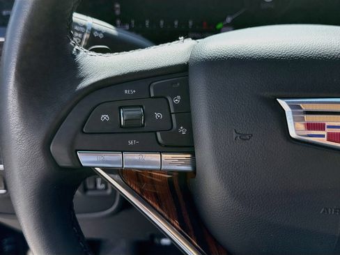 Used 2024 Cadillac Escalade Luxury AWD/4WD image 38