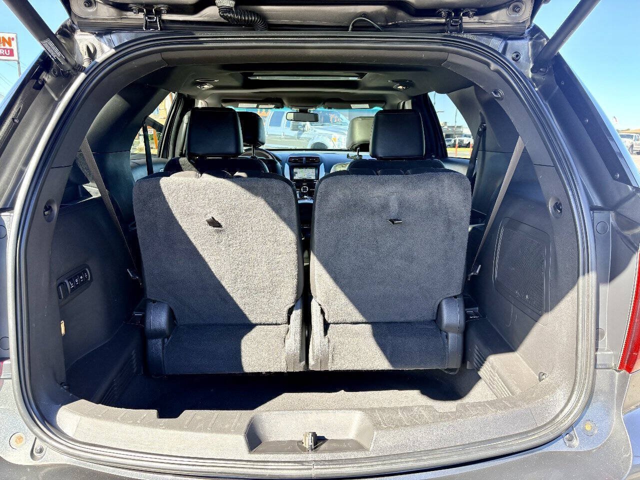 Used 2015 Ford Explorer Limited w/ Equipment Group 302A AWD/4WD image 28