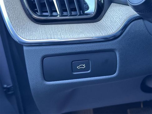 New 2026 Volvo XC60 B5 Plus w/ Climate Package image 17