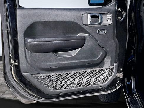 Used 2020 Jeep Wrangler Sport S image 24