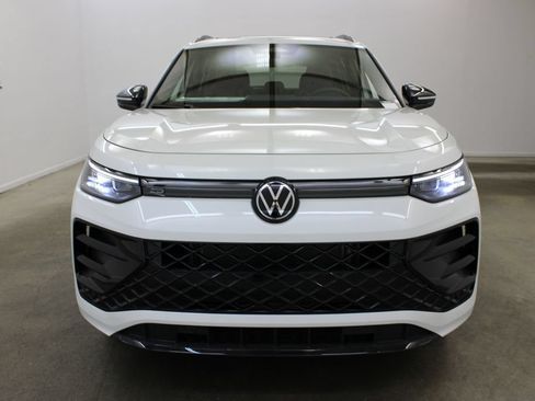 New 2026 Volkswagen Tiguan SE R-Line FWD image 7