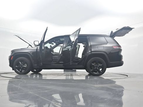 Used 2023 Jeep Grand Cherokee L Laredo AWD/4WD image 43