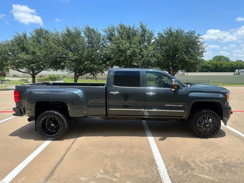 Used 2018 GMC Sierra 3500 Denali w/ Duramax Plus Package image 7