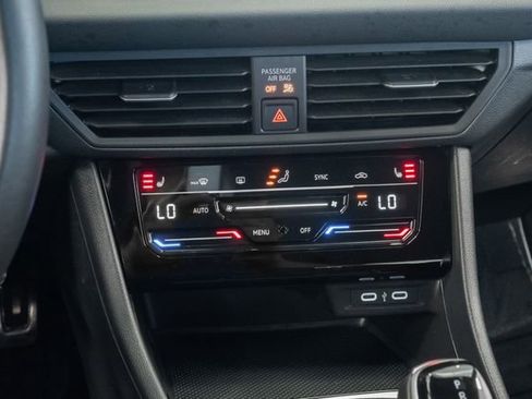 Used 2025 Volkswagen Jetta Sport image 17