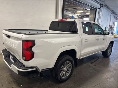 Used 2024 Chevrolet Colorado LT w/ LT Convenience Package III RWD image 4