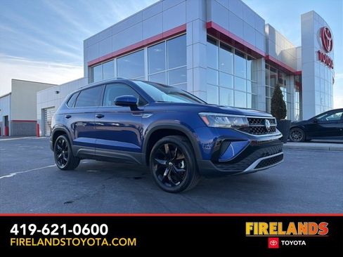 Used 2022 Volkswagen Taos SE w/ Panoramic Sunroof Package image 1