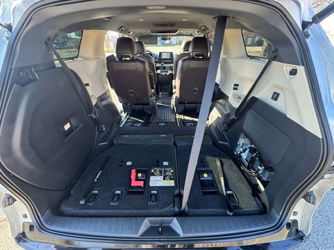 Used 2021 Toyota Sienna Platinum image 39