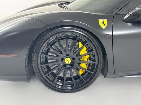 Used 2017 Ferrari 488 GTB image 39