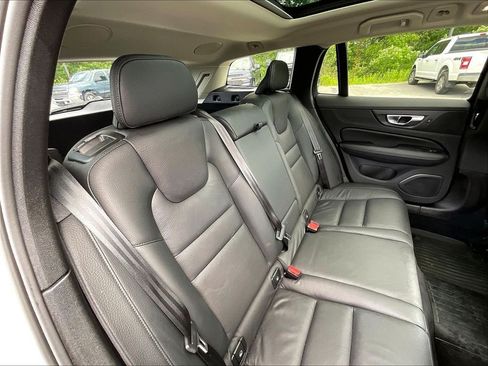 Used 2025 Volvo V60 B5 Cross Country Plus w/ Protection Package Premier AWD/4WD image 15