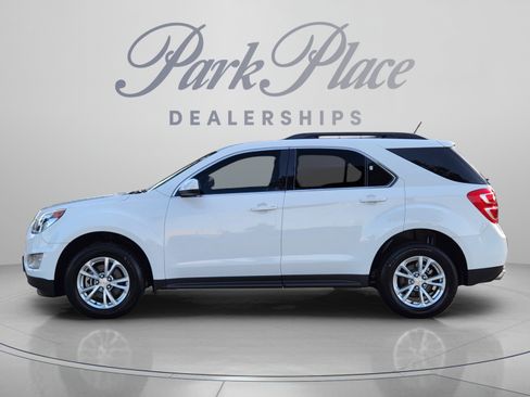 Used 2017 Chevrolet Equinox LT w/ Convenience Package AWD/4WD image 2
