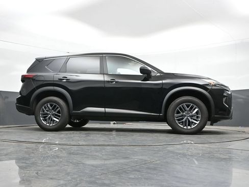 Used 2024 Nissan Rogue S AWD/4WD image 41