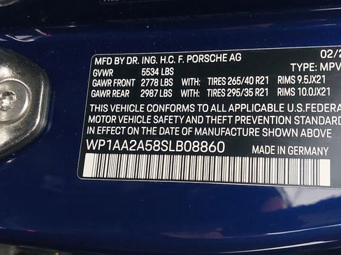 Used 2025 Porsche Macan image 36