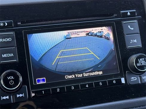 Used 2022 Honda HR-V LX image 17