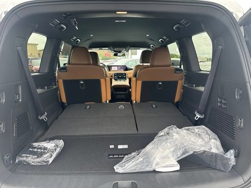 New 2026 Nissan Armada SL w/ Captain's Chari Seat Package AWD/4WD image 18