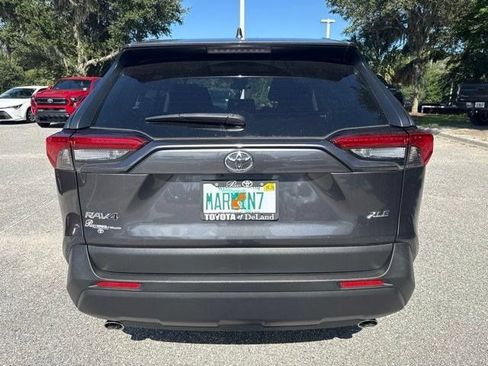 Used 2024 Toyota RAV4 XLE w/ Convenience Package FWD image 4