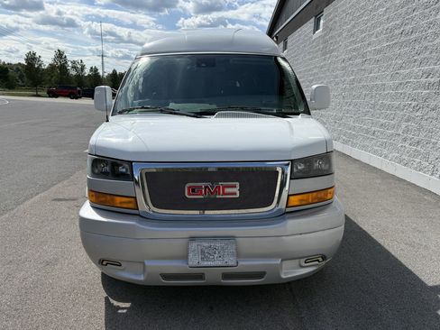 Used 2019 GMC Savana 2500 image 2
