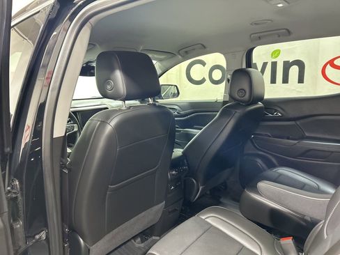 Used 2023 GMC Acadia SLT w/ Technology Package image 19