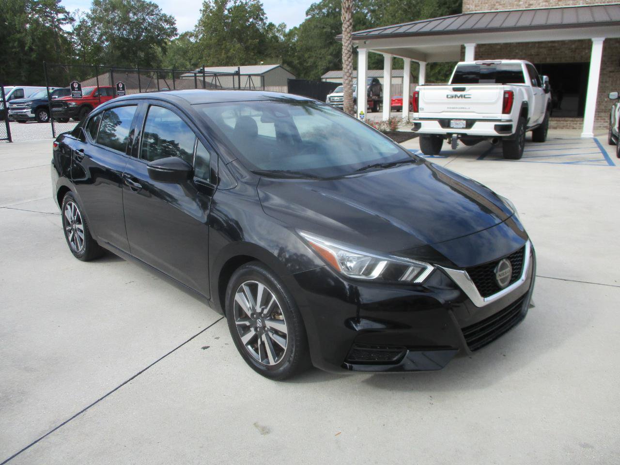Used 2021 Nissan Versa SV FWD image 19