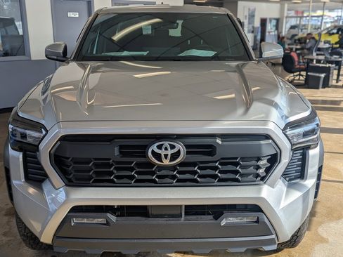 Used 2024 Toyota Tacoma TRD Off-Road image 10