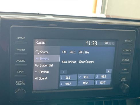 Used 2019 Toyota RAV4 LE AWD/4WD image 16