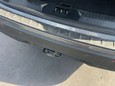 Certified 2022 Ford Explorer XLT w/ Class IV Trailer Tow Package image 16