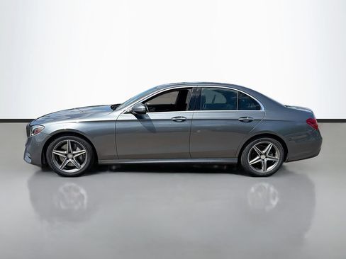 Used 2017 Mercedes-Benz E 300 4MATIC image 9