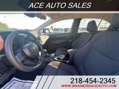 Used 2022 Toyota Corolla LE image 5