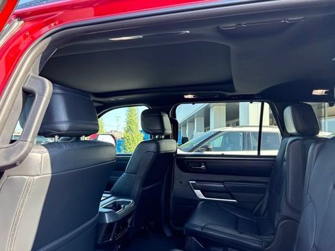 Used 2025 Toyota Sequoia Platinum AWD/4WD image 17