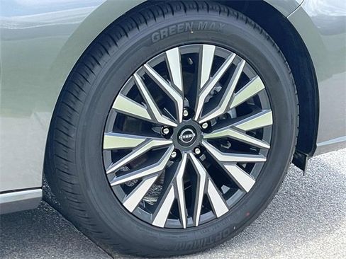 Used 2023 Nissan Altima 2.5 SV image 24