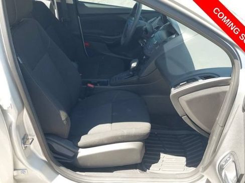 Used 2018 Ford Focus SE FWD image 5