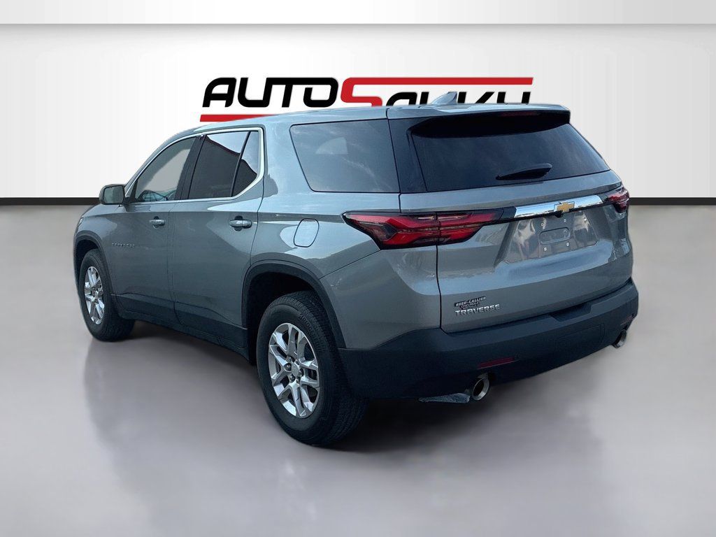 Used 2023 Chevrolet Traverse LS FWD image 5