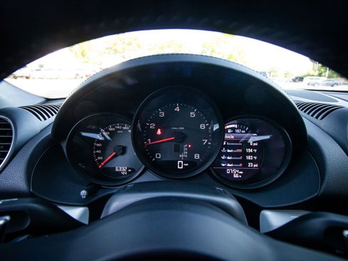 Used 2025 Porsche 718 Boxster RWD image 21
