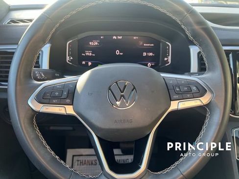 Used 2023 Volkswagen Atlas Cross Sport SE w/ Panoramic Sunroof Package FWD image 19