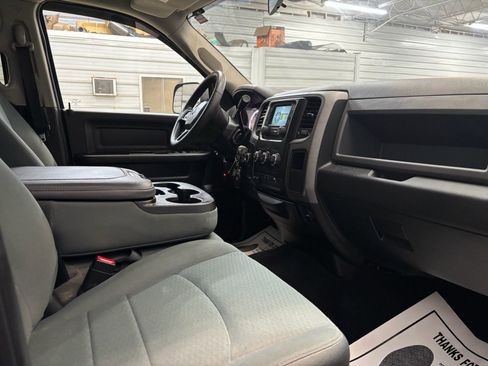 Used 2017 RAM 2500 Tradesman w/ Chrome Appearance Group image 27