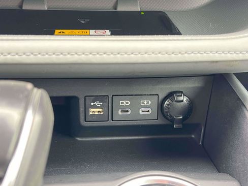 Used 2024 Toyota Highlander XLE image 14