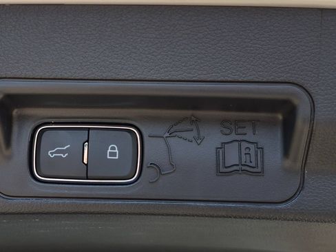 Used 2025 Ford Explorer Active w/ Active Comfort Package RWD image 10