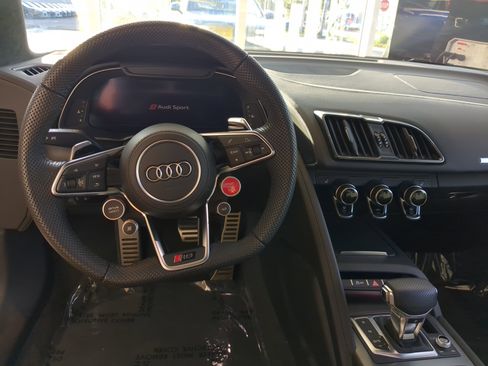 Certified 2023 Audi R8 V10 performance image 13