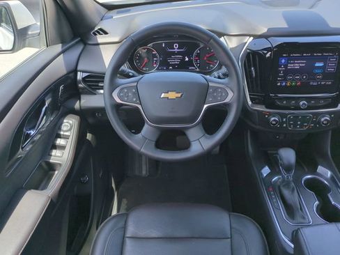 Used 2023 Chevrolet Traverse High Country FWD image 18