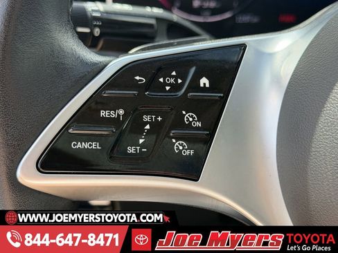 Used 2025 Mercedes-Benz C 300 Sedan image 23