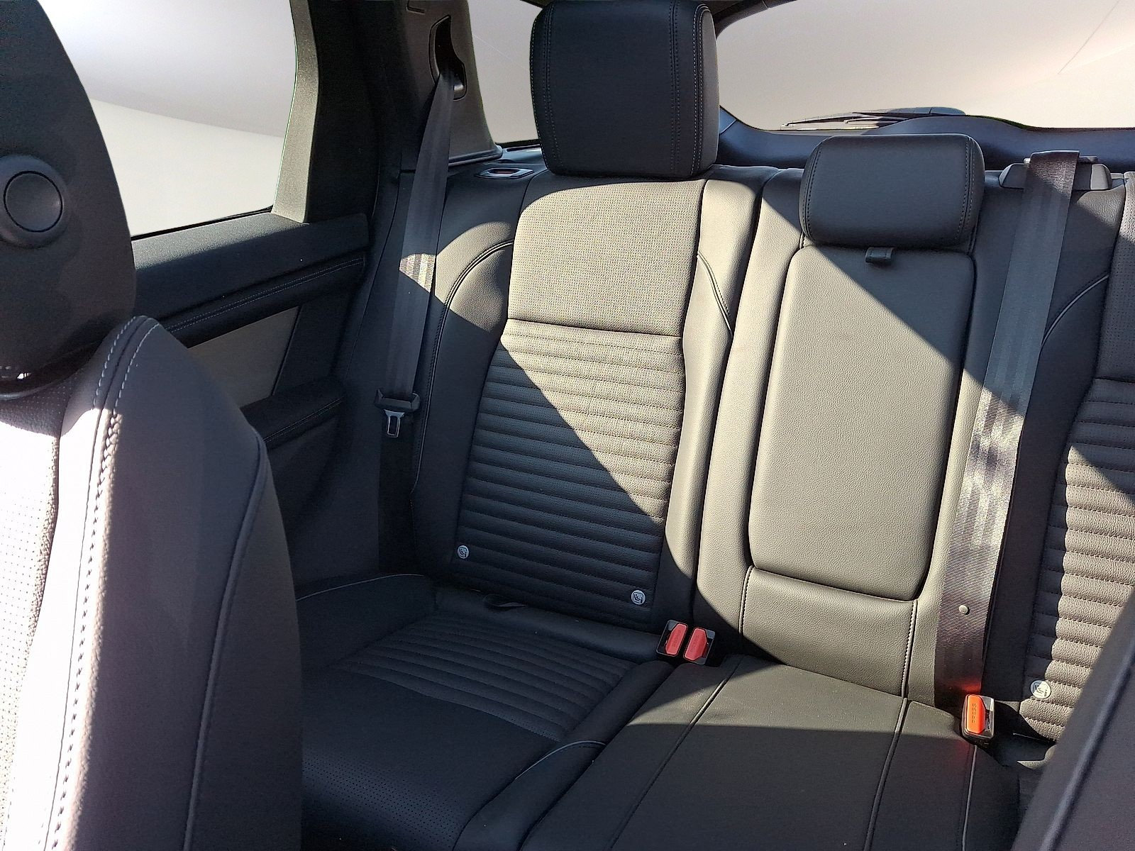 Used 2026 Land Rover Discovery Sport Landmark AWD/4WD image 5