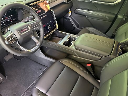 New 2026 GMC Acadia Elevation w/ Elevation Premium Package AWD/4WD image 11