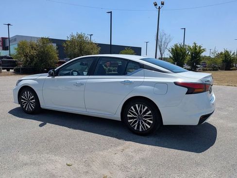 Used 2025 Nissan Altima 2.5 SV FWD image 5