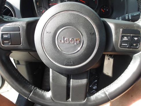 Used 2011 Jeep Patriot Latitude AWD/4WD image 20
