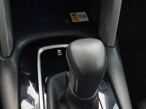 Used 2023 Toyota Corolla Cross XLE AWD/4WD image 11
