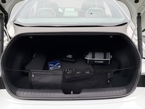 New 2025 Hyundai Ioniq 6 SEL AWD/4WD image 28