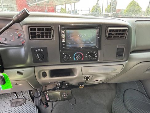 Used 2003 Ford F250 XLT AWD/4WD image 16