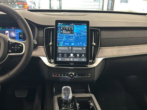 New 2026 Volvo XC90 T8 Ultra w/ Protection Package Premier AWD/4WD image 11